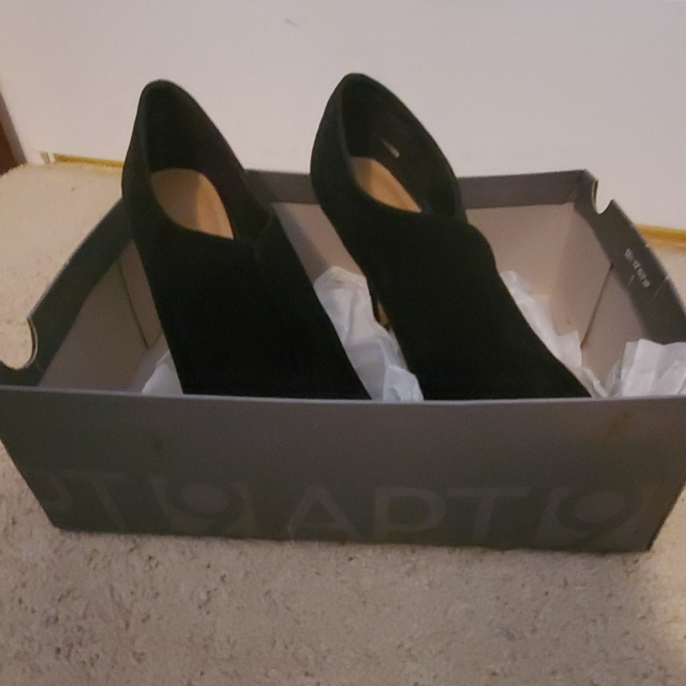 Apt 9 Black Sued Heeled Booties